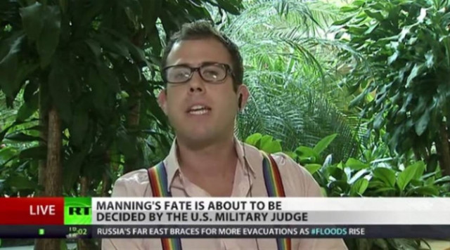 Ρωσία: Διαμαρτυρία Αμερικανού δημοσιογράφου για τα δικαιώματα των γκέι