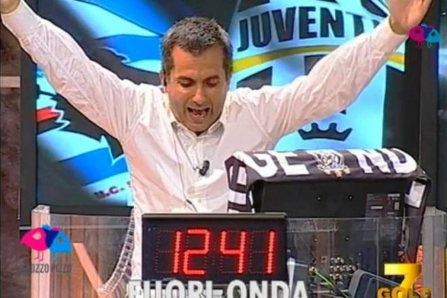 Τρελάθηκε ο δημοσιογράφος της Γιουβέντους (video)