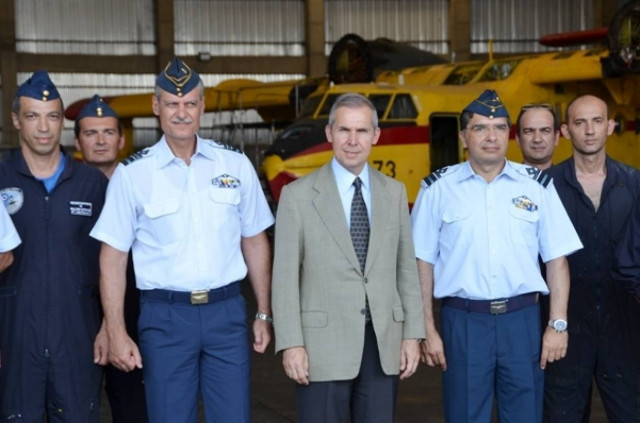 Δαβάκης στη βάση Ελευσίνας:Είστε οι πολεμιστές της ειρηνικής περιόδου!