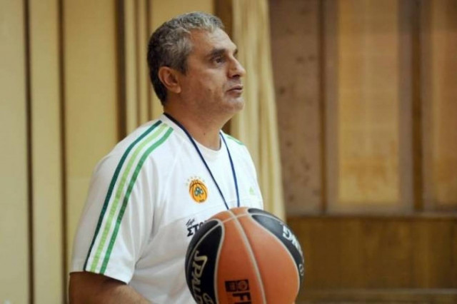 Ο προπονητής… τρελάθηκε (photos)