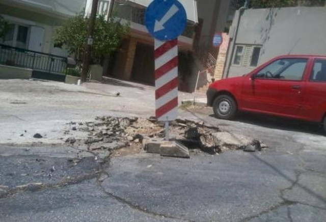 «Πλημμυρίζει» η Πάτρα από καταγγελίες για βλάβες σε σωλήνες της ΔΕΥΑΠ