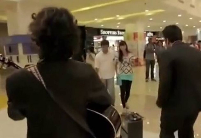 Πρόταση γάμου με πονεμένο τέλος...