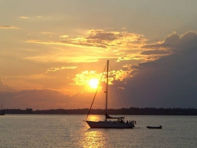 Θρίλερ με ακυβέρνητο ιστιοφόρο τη νύχτα