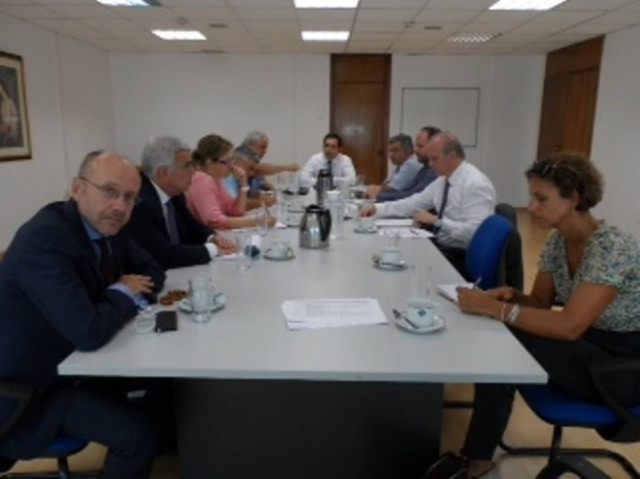 Ευρεία σύσκεψη για τις υποθαλάσσιες ηλεκτρικές διασυνδέσεις