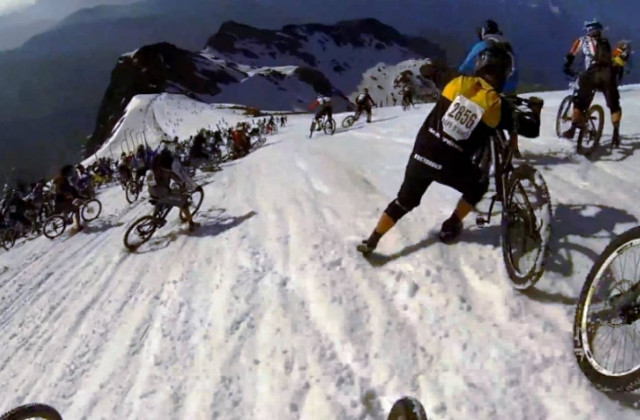 Επικό βίντεο: Κατάβαση σε χιονισμένη βουνοπλαγιά με... ποδήλατο!