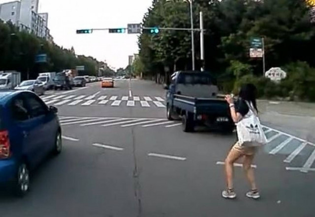 Βίντεο: Η κοπέλα είχε Άγιο!