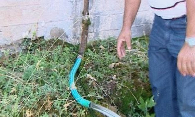 Κτηνοτρόφος «ρουφάει» το νερό ενός χωριού