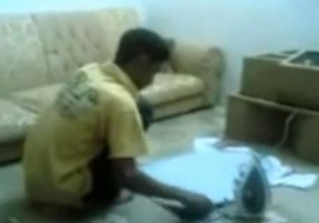 Τι δεν πρέπει να κάνεις αν σιδερώνεις και χτυπήσει το τηλέφωνο!