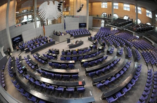 Σε επιτροπή της γερμανικής Βουλής το τρίτο πακέτο για την Ελλάδα