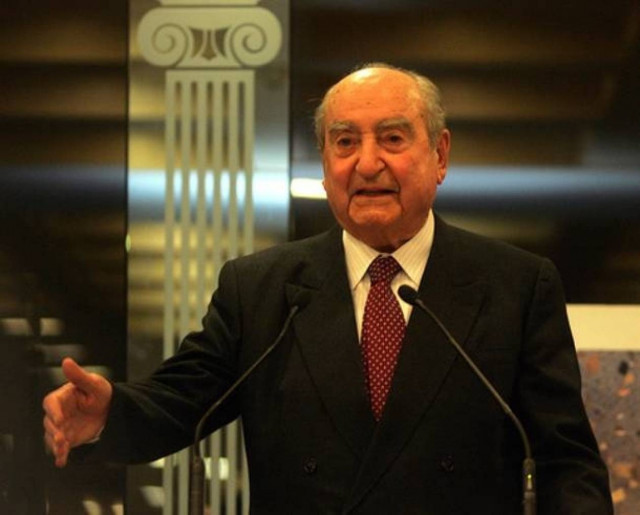 Δείτε την φωτογραφία που ανέβασε ο Επίτιμος στο Facebook!