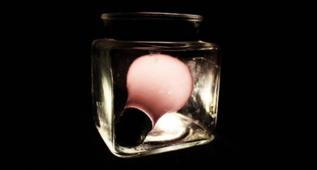 Ερευνητές φυλάκισαν το φως μέσα σε κρύσταλλο για 1 ολόκληρο λεπτό