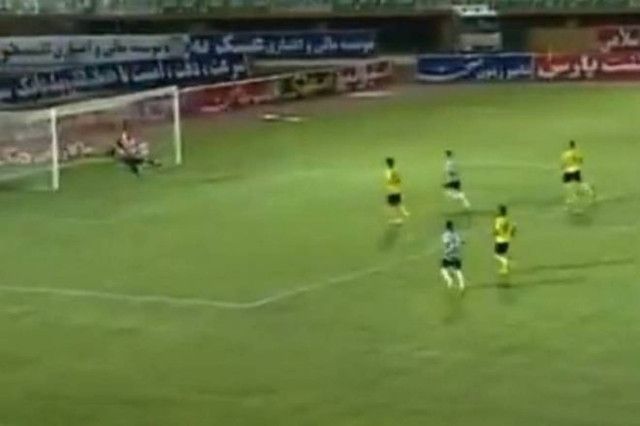 Μπαίνουν τέτοιες γκολάρες στο Ιράν; (video)