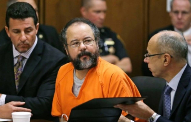 Κρεμάστηκε στο κελί του το τέρας του Κλίβελαντ