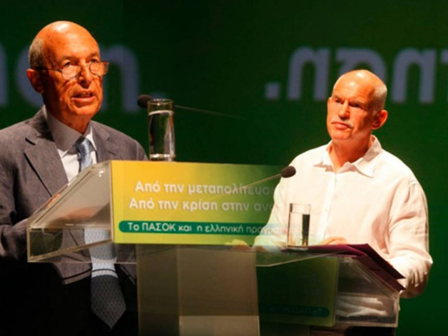 «Κατά ριπάς» οι βολές Σημίτη εναντίον του Γ. Παπανδρέου