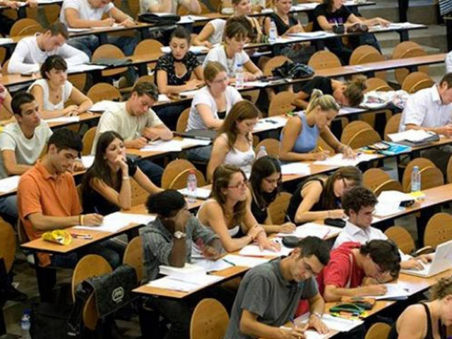 «Στον αέρα» οι εγγραφές στα Πανεπιστήμια