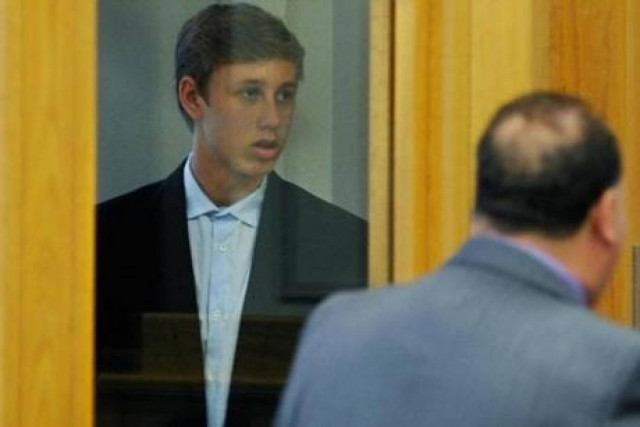 ΣΟΚ: 16χρονοι βίασαν συμμαθητή τους με ένα σκουπόξυλο