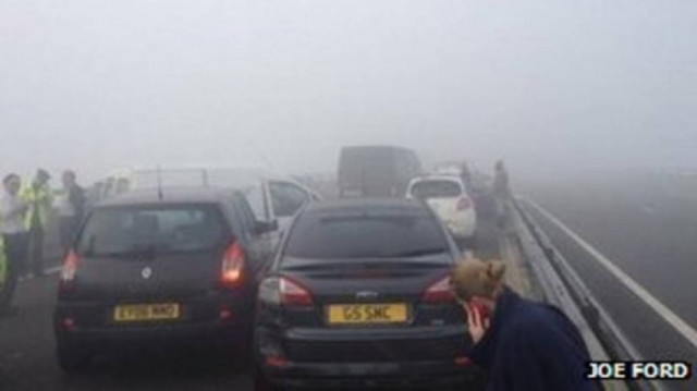 Συναγερμός στην Βρετανία από καραμπόλα 100 οχημάτων