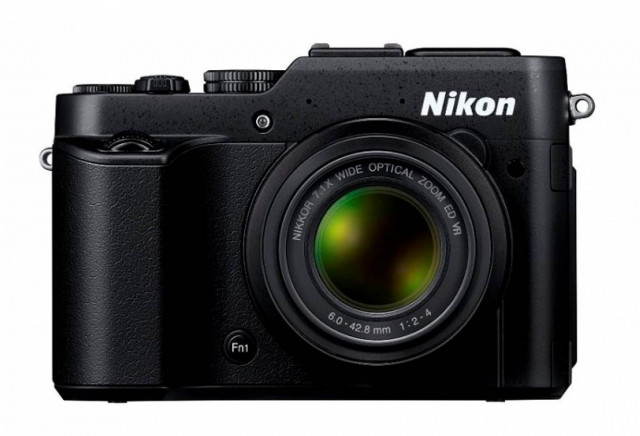 Nikon COOLPIX P7800 & S02, Φωτιστικό LED LD-1000