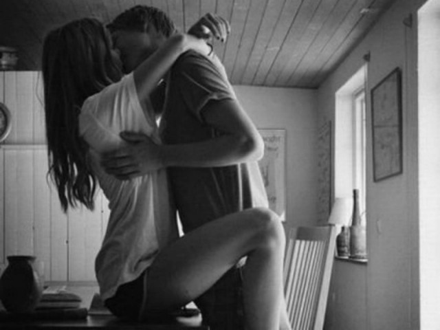 Τα χειρότερα εσώ-ρούχα όταν μας τύχει ξαφνικό sex είναι…