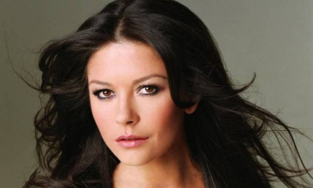 Πόσα θα βγάλει η Catherine Zeta Jones από το διαζύγιο; Αν γίνει…