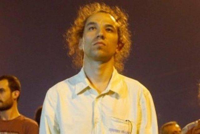 Η Γερμανία τίμησε τον τούρκο «όρθιο διαδηλωτή»