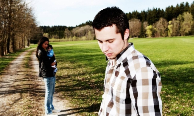 «Σκεφτόμαστε να χωρίσουμε. Είναι σωστό για το παιδί μας;»