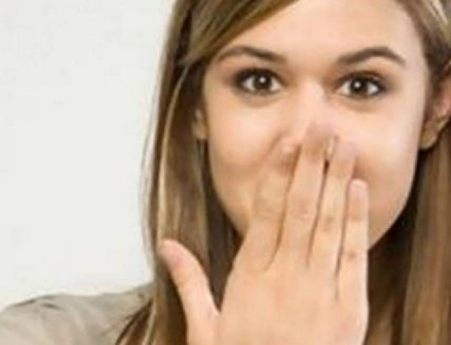 Το ξέρατε; Τι να κάνετε αν σας πιάσει λόξιγκας;