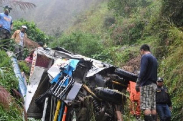 Φονική «βουτιά» λεωφορείου στη Γουατεμάλα