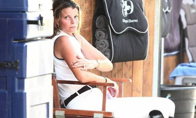 Αθηνά Ωνάση: Ξεθεωμένη μετά από σόου ιππασίας στην Ιταλία