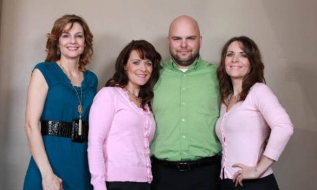 Μια τρελή τρελή οικογένεια! 24 παιδιά, 3 μαμάδες και 1 μπαμπάς!