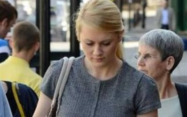 Απίστευτο: Καθηγήτρια ζει στο ίδιο σπίτι με τον έφηβο μαθητή της