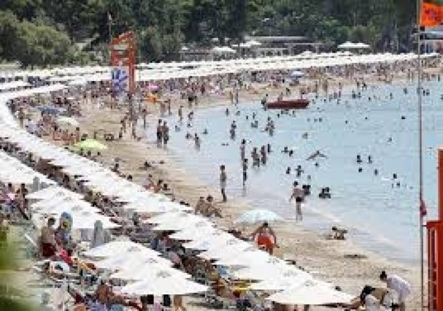 Σε ιδιώτες οι πλάζ της Βουλιαγμένης