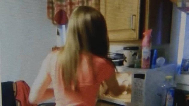 Βίντεο-ΣΟΚ: Έφηβες έβαλαν σε φούρνο μικροκυμάτων ένα γατάκι