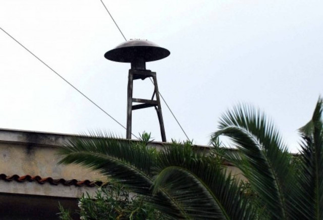 Βίντεο: Ήχησαν σειρήνες συναγερμού στον Πειραιά