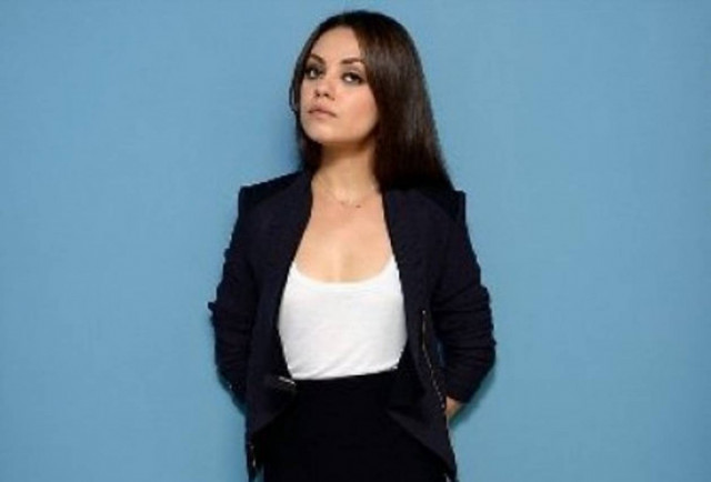 Πώς αντέδρασε η Mila Kunis για τη συνάντηση Ashton-Demi;