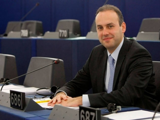 Εγκρίθηκε η έκθεση Παπανικολάου για την νεολαία από το ευρωκοινοβούλιο