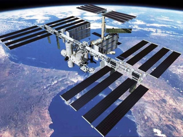 Επιστροφή στη Γη μετά από πέντε μήνες για τρεις αστροναύτες