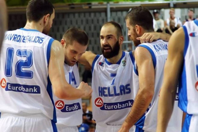 Και ξανά προς τη δόξα τραβά (videos)