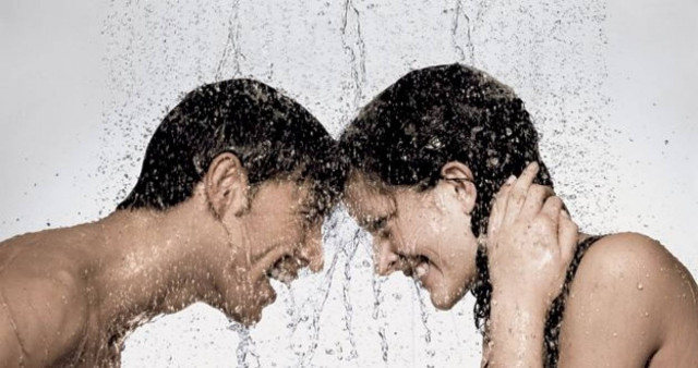 Ποιο σημείο κοιτούν άνδρες και γυναίκες στο σώμα του άλλου;