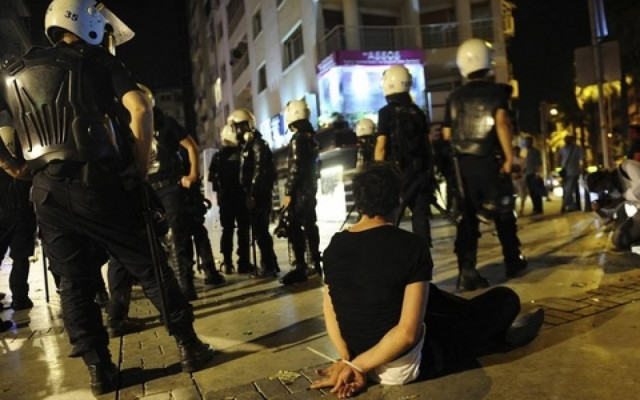 Τουρκία: Νέες διαδηλώσεις και συγκρούσεις με την αστυνομία τη νύχτα