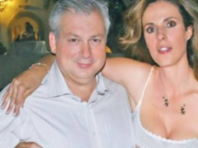 Χειροπέδες και στη πρώην γυναίκα του Καρούζου για συνέργεια