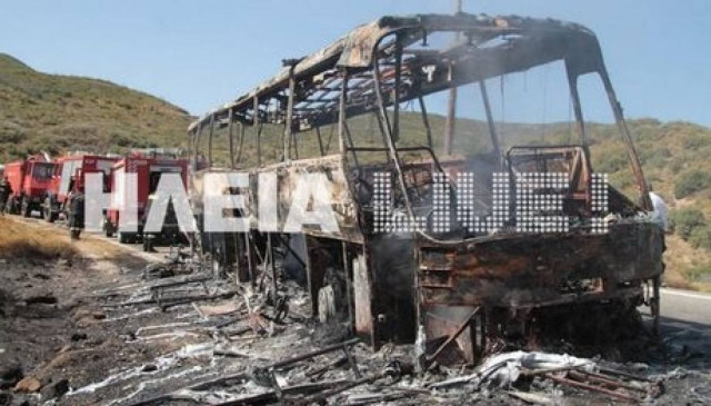 Κάηκε ολοσχερώς λεωφορείο του ΚΤΕΛ Ηλείας