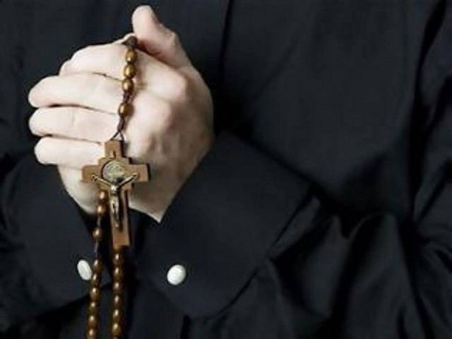 Επιτέθηκαν με οξύ σε χριστιανό ιερέα