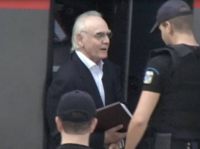 Βίντεο: Χαμογελαστός έφτασε στο δικαστήριο ο Άκης Τσοχατζόπουλος