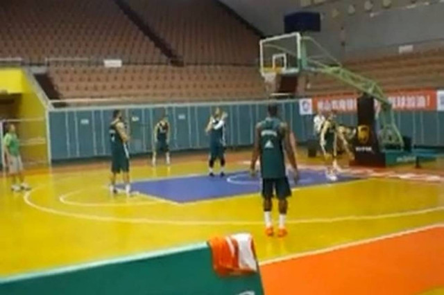 Η πρώτη… κινεζική προπόνηση (video)