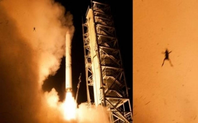 Δείτε την φωτογραφία που σαρώνει: Ένας βάτραχος στο φεγγάρι