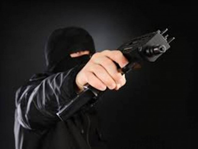 Ληστεία με καλάσνικοφ σε βενζινάδικο στη Θεσσαλονίκη