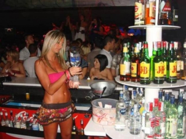 Βίντεο: Το σοκαριστικό ατύχημα της barwoman