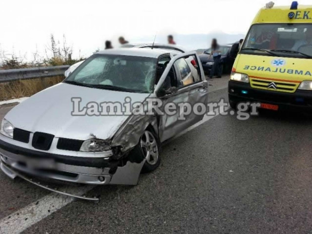 Έβλεπαν την νταλίκα να έρχεται κατά πάνω τους (pics)