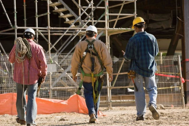 Handelsblatt: Οι Έλληνες δεν είναι τεμπέληδες